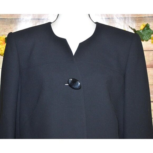Liz Claiborne Ladies 14 Black Single Button Blazer Jacket Cropped Career Office - Picture 2 of 10